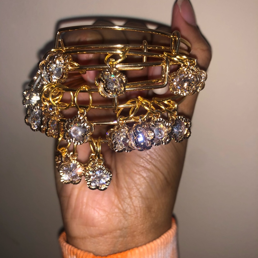 Flower Gold Charm Bangles ✨